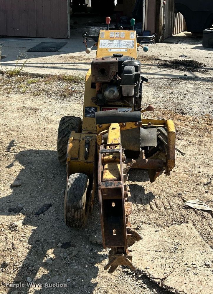 image for item NL9672 2001 Vermeer V1350  trencher