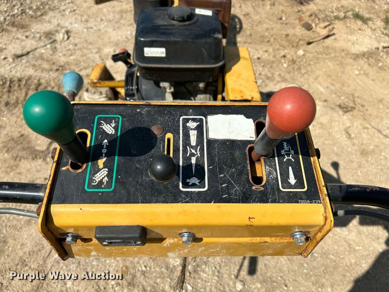 image for item NL9672 2001 Vermeer V1350  trencher