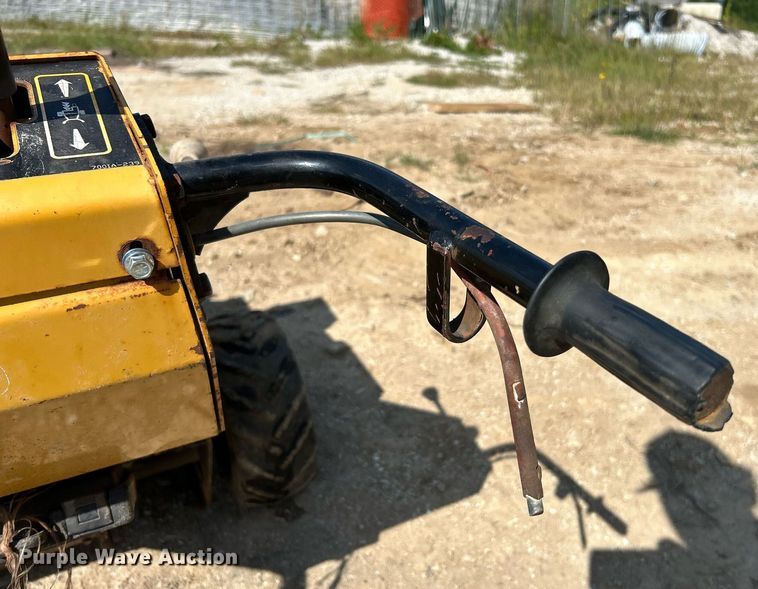 image for item NL9672 2001 Vermeer V1350  trencher