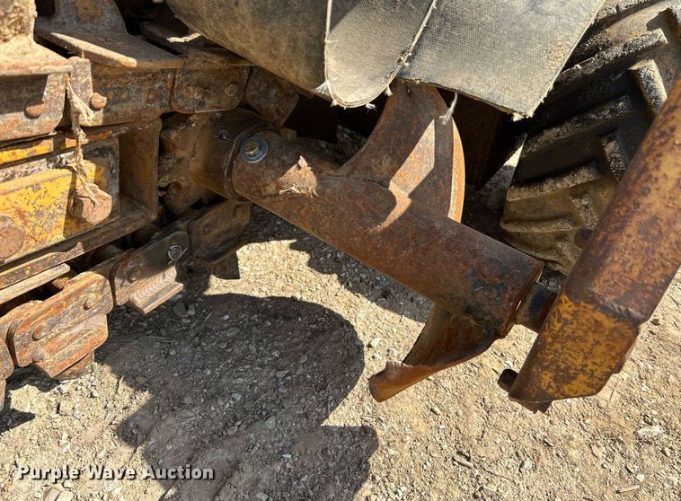 image for item NL9672 2001 Vermeer V1350  trencher