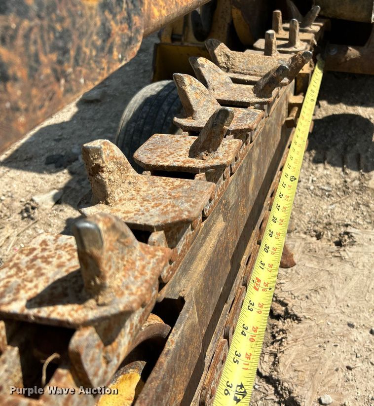 image for item NL9672 2001 Vermeer V1350  trencher