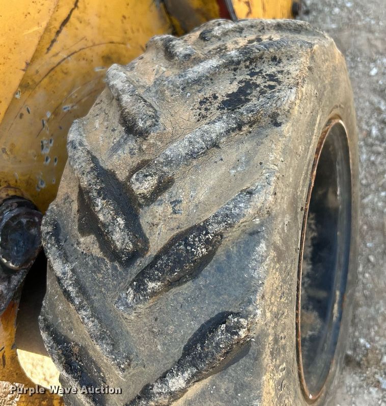 image for item NL9672 2001 Vermeer V1350  trencher