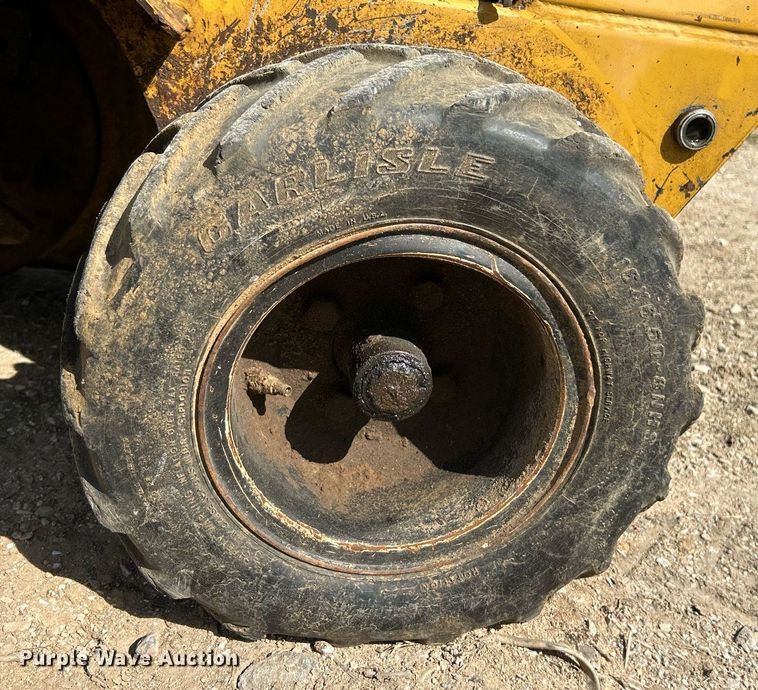 image for item NL9672 2001 Vermeer V1350  trencher