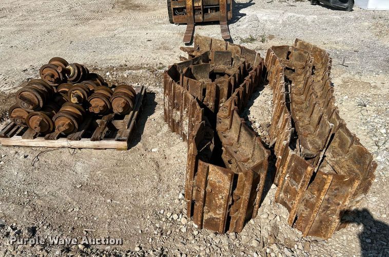 image for item NL9677 Track loader undercarriage parts