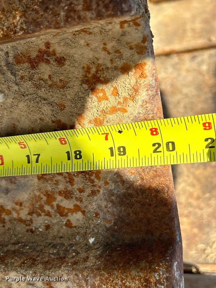 image for item NL9677 Track loader undercarriage parts