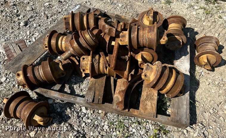 image for item NL9678 ITM  track loader undercarriage parts