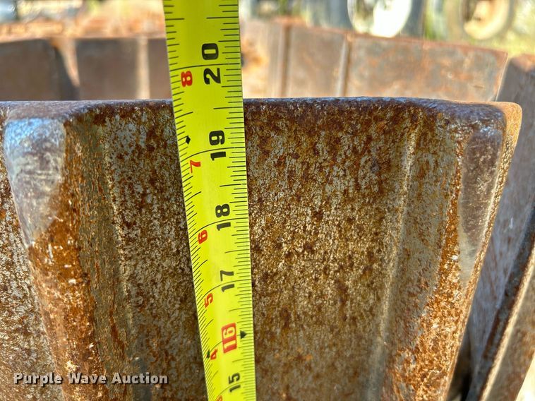 image for item NL9678 ITM  track loader undercarriage parts