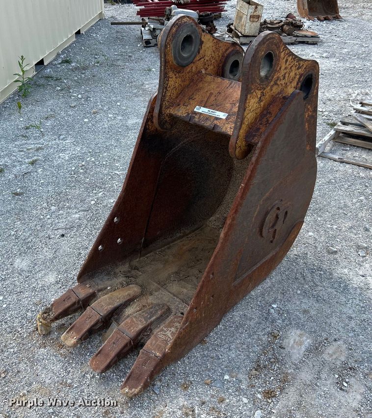 image for item NL9687 CP 160 Deere  excavator bucket