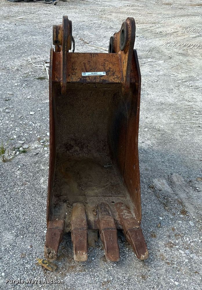 image for item NL9687 CP 160 Deere  excavator bucket