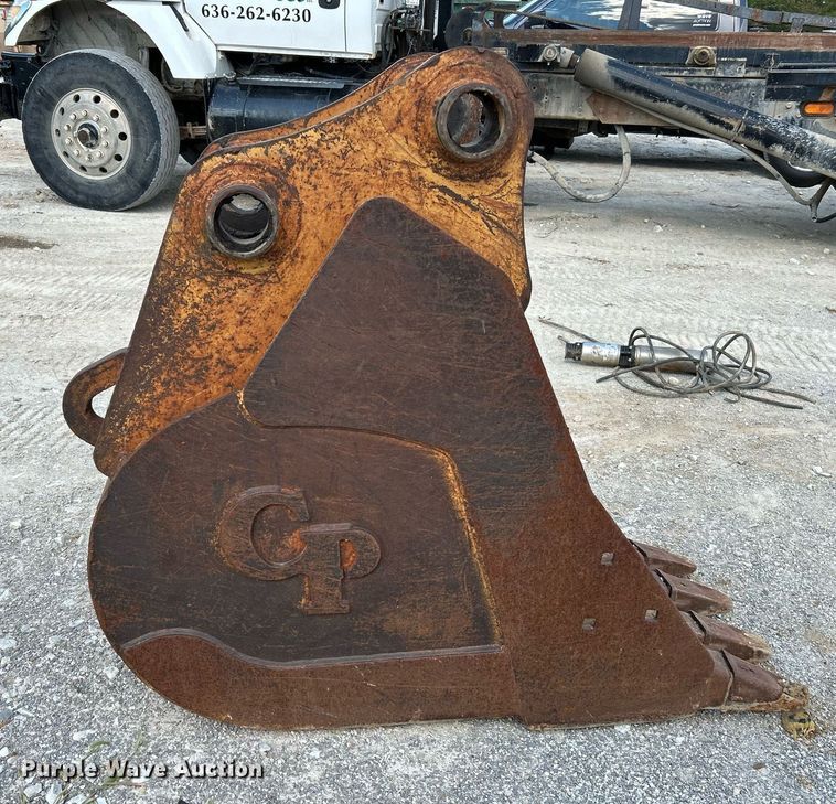 image for item NL9687 CP 160 Deere  excavator bucket