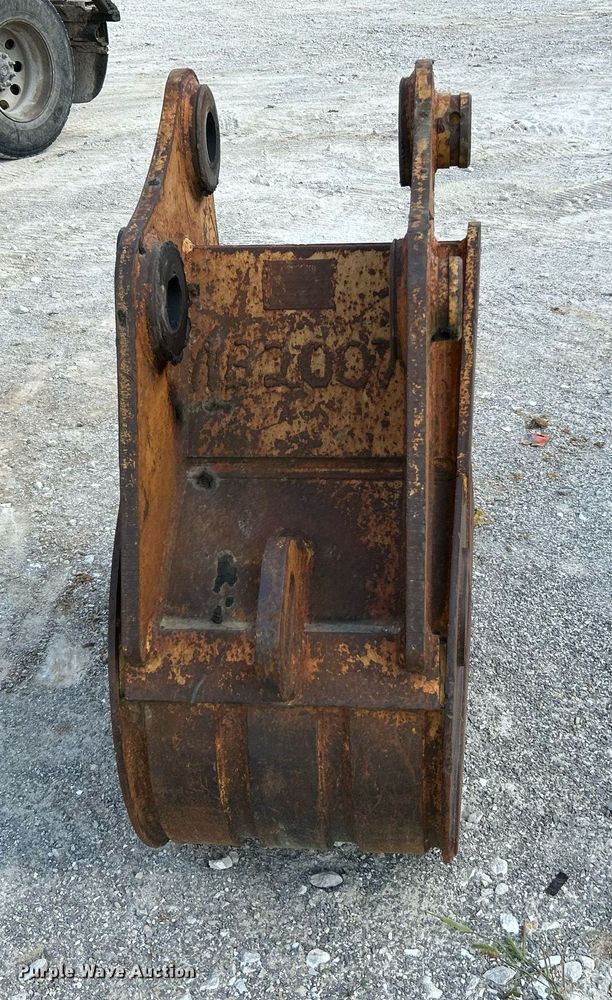 image for item NL9687 CP 160 Deere  excavator bucket