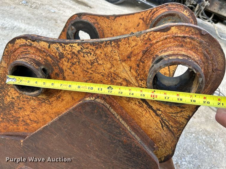 image for item NL9687 CP 160 Deere  excavator bucket