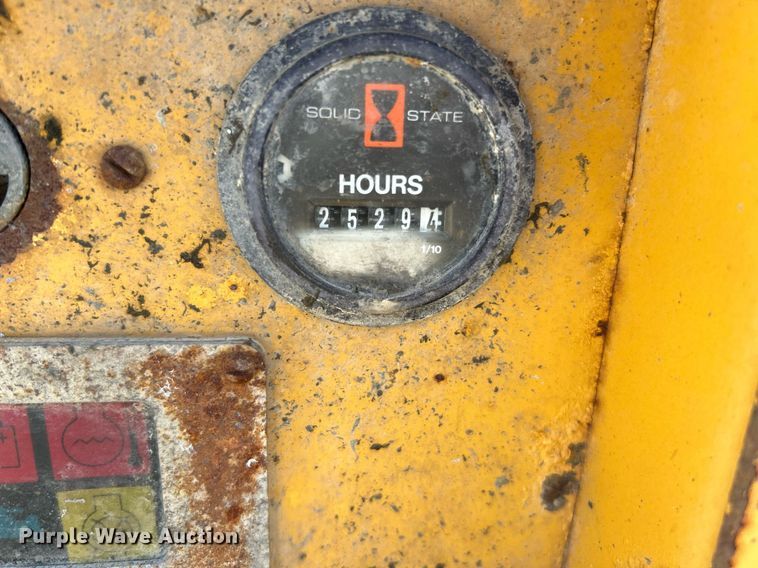 image for item NL9689 1999 Vermeer D7X11A Navigator  directional boring unit