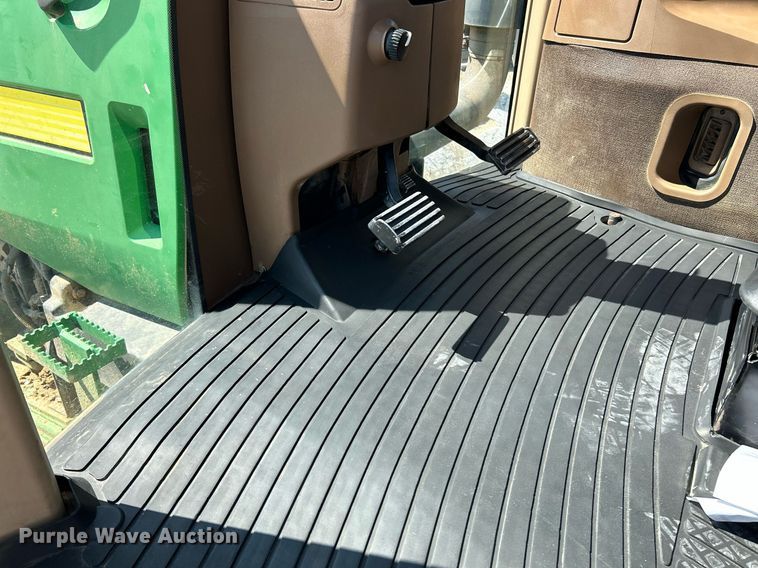 image for item NL9692 2000 John Deere 9400  4WD tractor