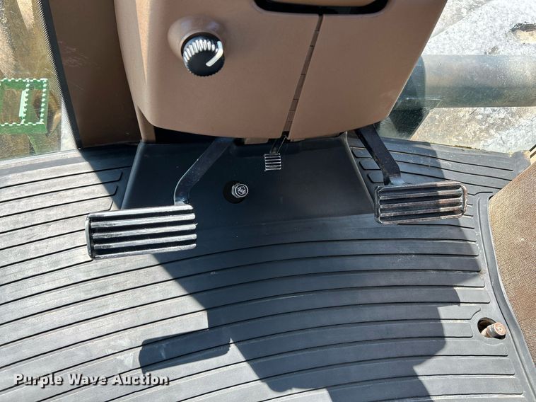 image for item NL9692 2000 John Deere 9400  4WD tractor