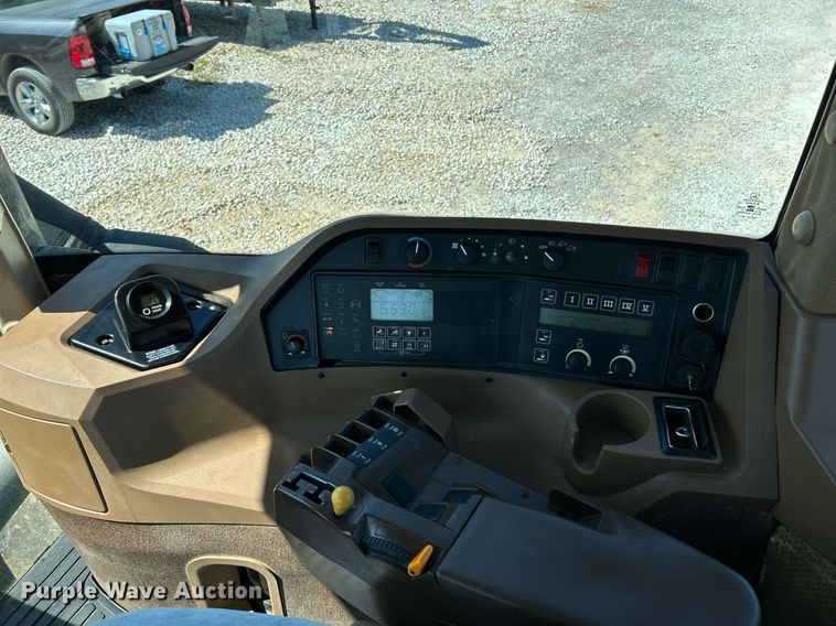 image for item NL9692 2000 John Deere 9400  4WD tractor