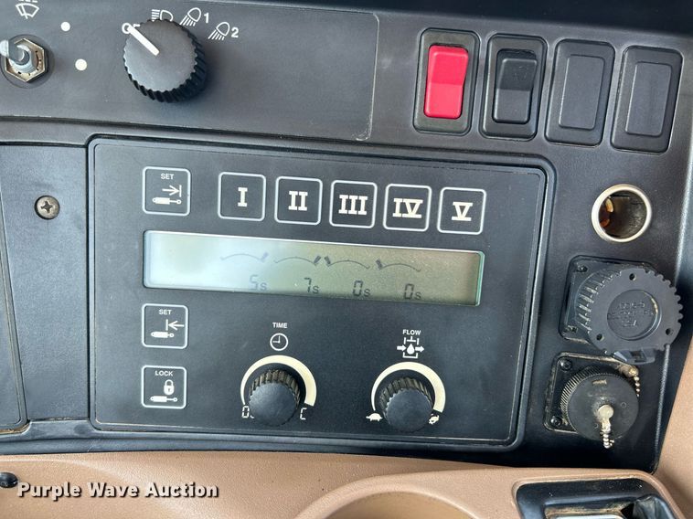 image for item NL9692 2000 John Deere 9400  4WD tractor