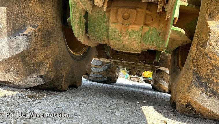 image for item NL9692 2000 John Deere 9400  4WD tractor