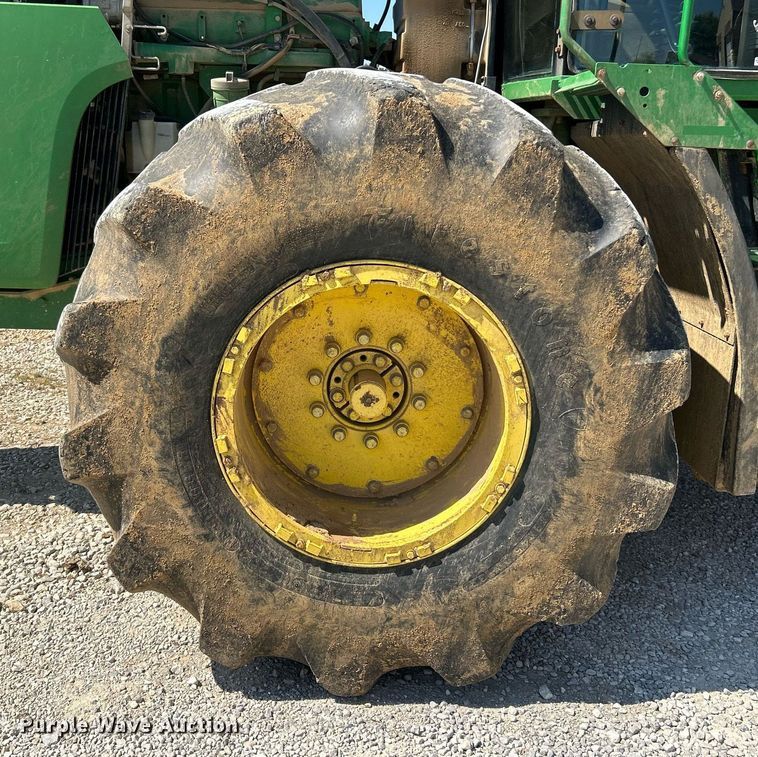 image for item NL9692 2000 John Deere 9400  4WD tractor