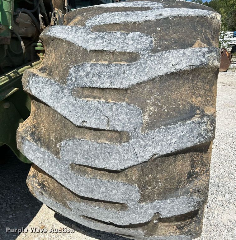 image for item NL9692 2000 John Deere 9400  4WD tractor