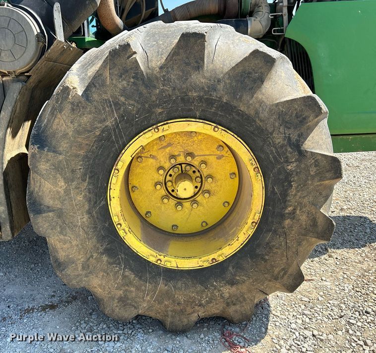 image for item NL9692 2000 John Deere 9400  4WD tractor