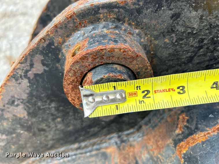 image for item NL9696 Komatsu  24" W excavator bucket