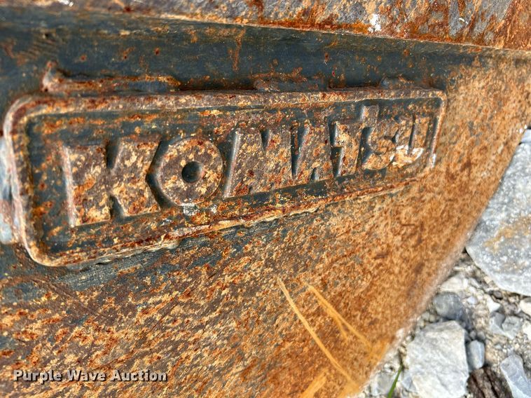 image for item NL9696 Komatsu  24" W excavator bucket