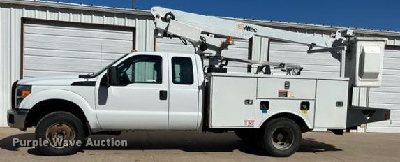 image for item NP9478 2011 Ford  F350 Super Duty bucket truck