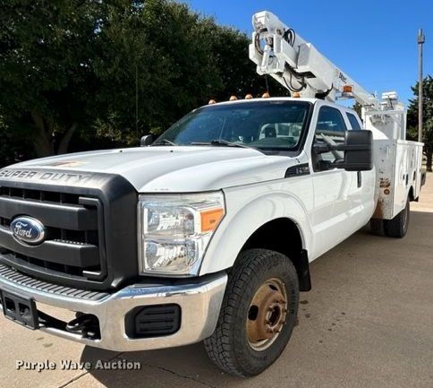 image for item NP9478 2011 Ford  F350 Super Duty bucket truck