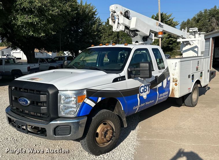 image for item NP9478 2011 Ford  F350 Super Duty bucket truck