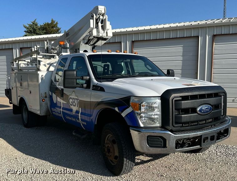 image for item NP9478 2011 Ford  F350 Super Duty bucket truck
