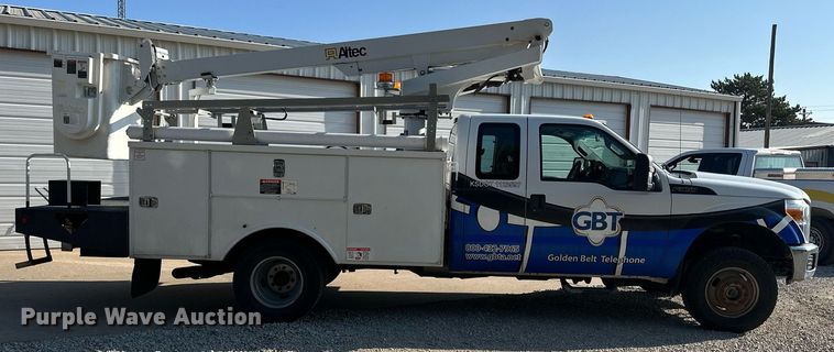 image for item NP9478 2011 Ford  F350 Super Duty bucket truck