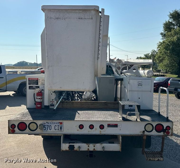 image for item NP9478 2011 Ford  F350 Super Duty bucket truck