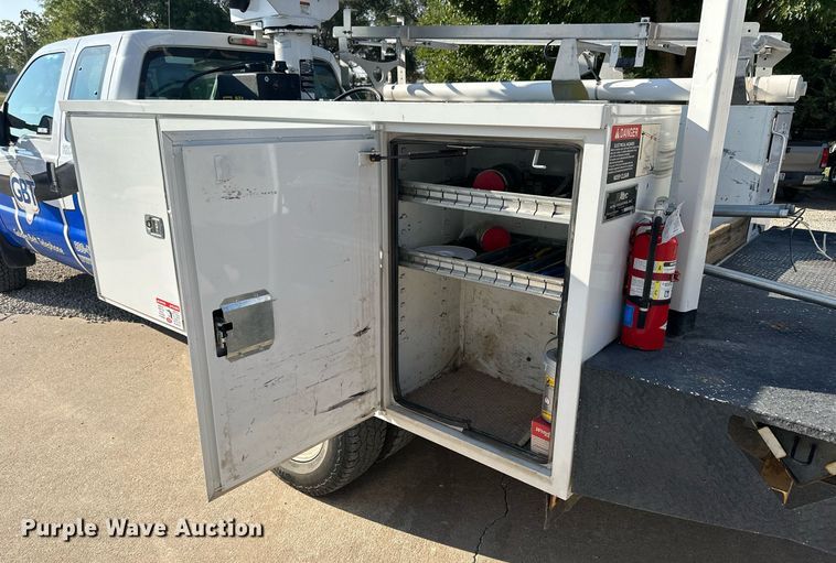 image for item NP9478 2011 Ford  F350 Super Duty bucket truck