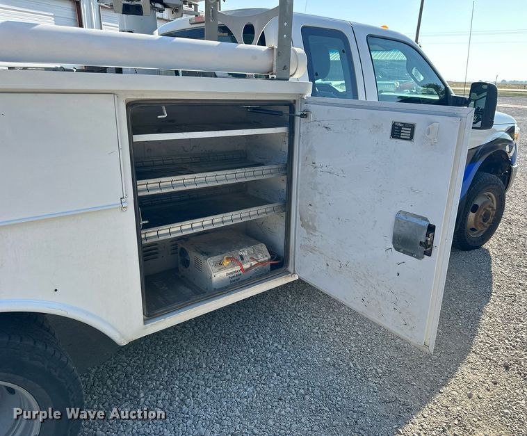 image for item NP9478 2011 Ford  F350 Super Duty bucket truck