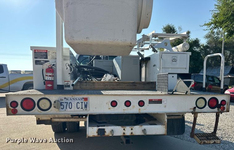 image for item NP9478 2011 Ford  F350 Super Duty bucket truck