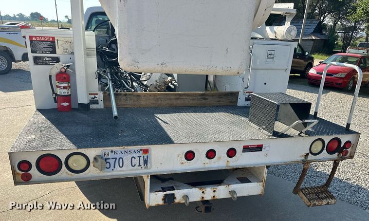 image for item NP9478 2011 Ford  F350 Super Duty bucket truck