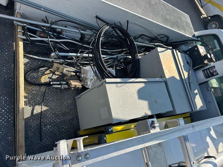 image for item NP9478 2011 Ford  F350 Super Duty bucket truck