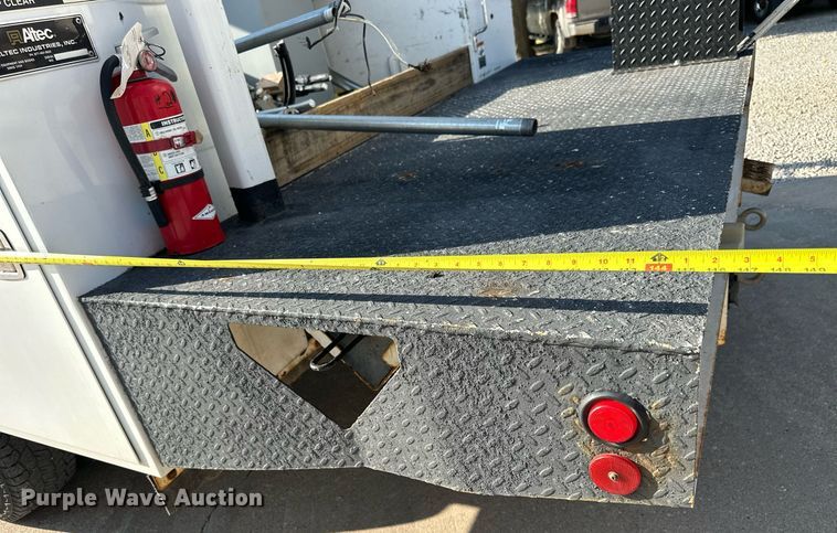 image for item NP9478 2011 Ford  F350 Super Duty bucket truck