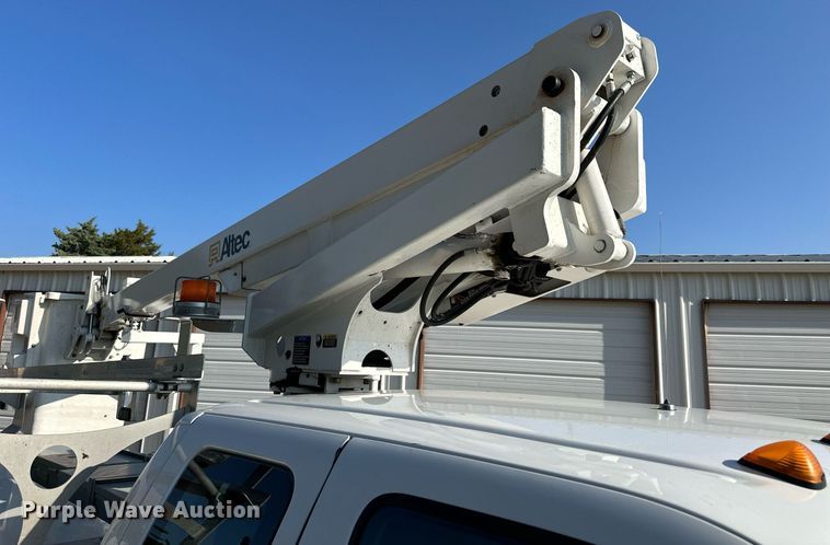 image for item NP9478 2011 Ford  F350 Super Duty bucket truck