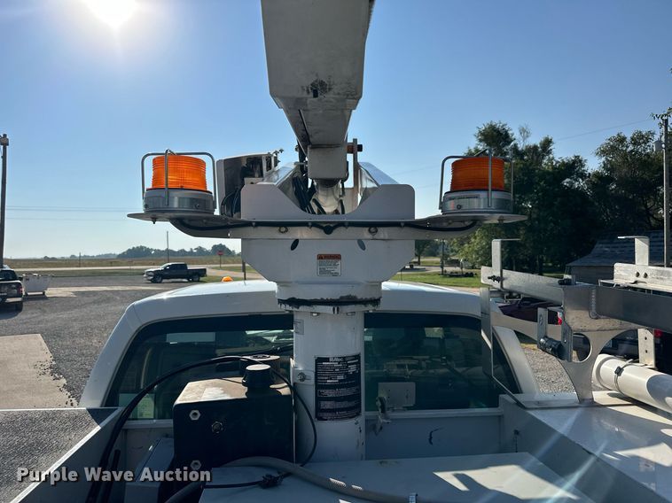 image for item NP9478 2011 Ford  F350 Super Duty bucket truck