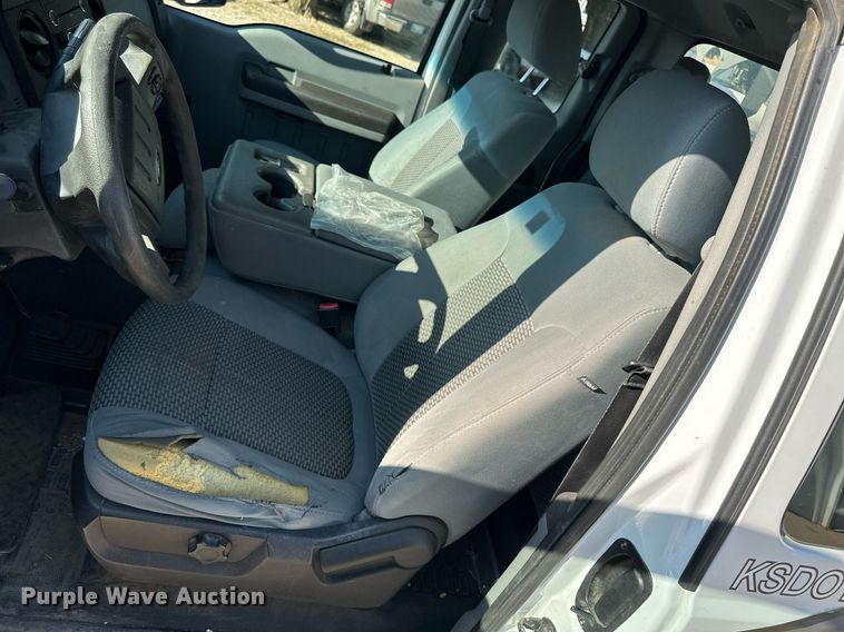 image for item NP9478 2011 Ford  F350 Super Duty bucket truck