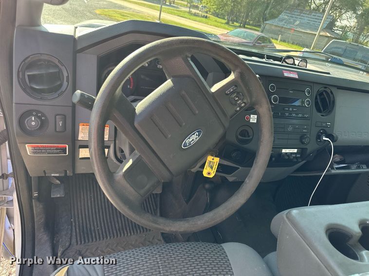 image for item NP9478 2011 Ford  F350 Super Duty bucket truck