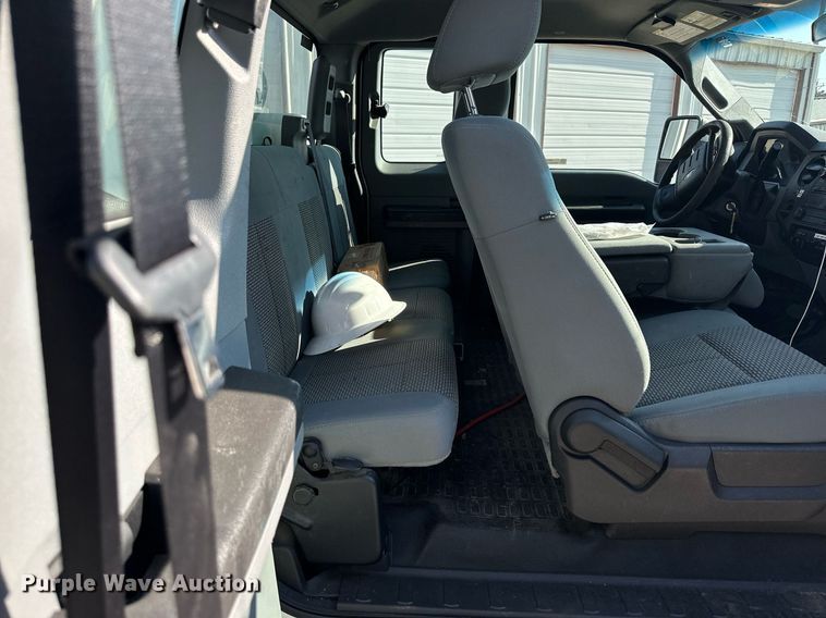 image for item NP9478 2011 Ford  F350 Super Duty bucket truck