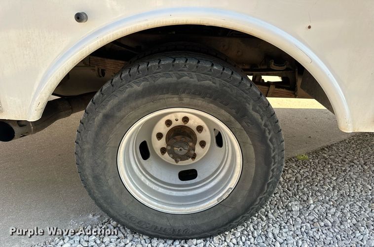 image for item NP9478 2011 Ford  F350 Super Duty bucket truck