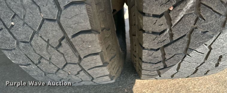 image for item NP9478 2011 Ford  F350 Super Duty bucket truck