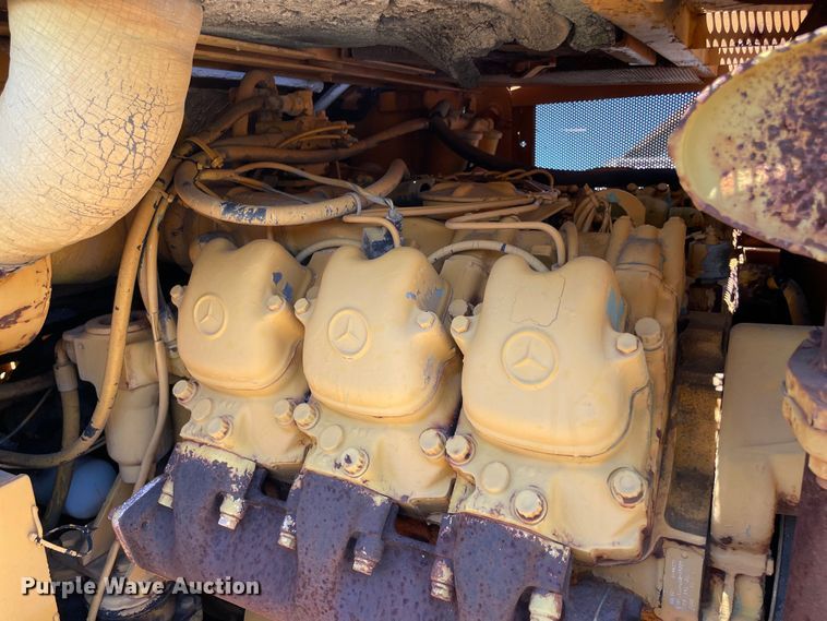 image for item NT9480 1986 Liebherr LR631B  track loader