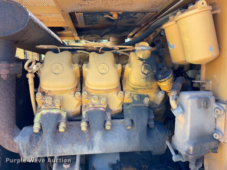 image for item NT9480 1986 Liebherr LR631B  track loader