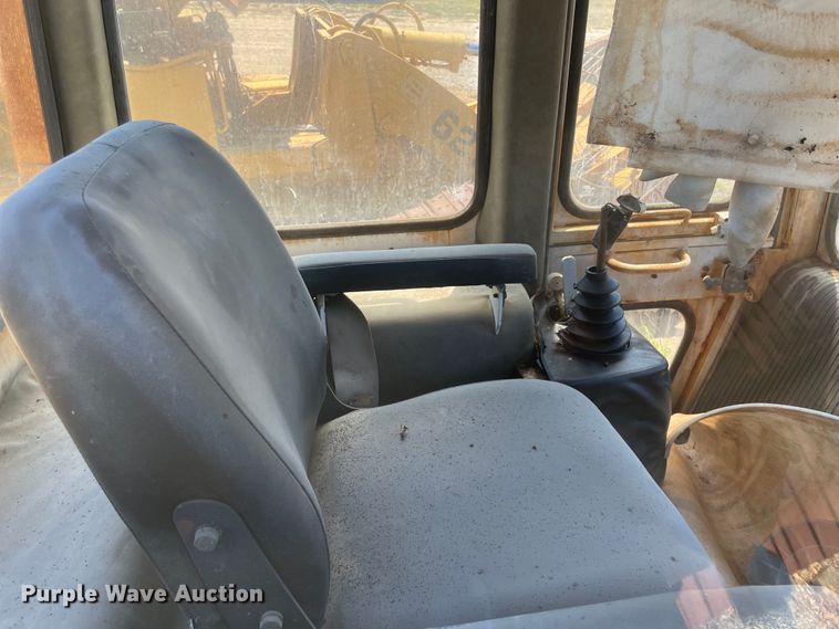 image for item NT9480 1986 Liebherr LR631B  track loader