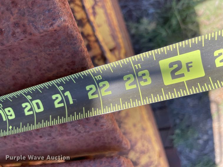 image for item NT9480 1986 Liebherr LR631B  track loader